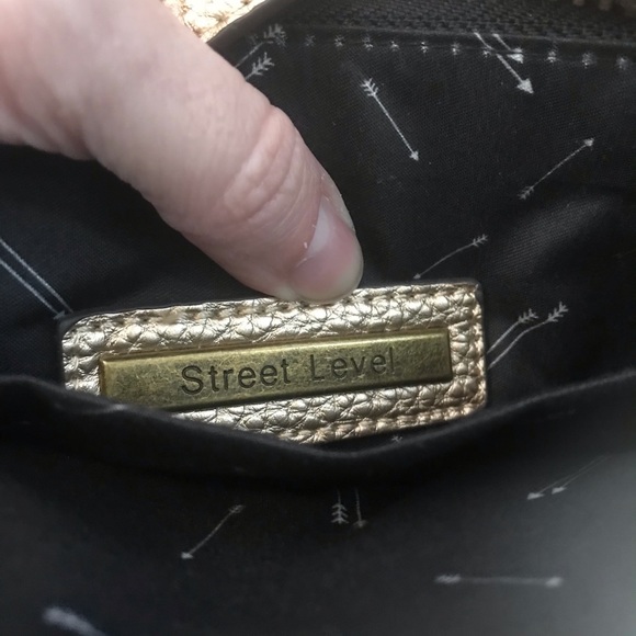 Street Level Gold Crossbody NWOT - Picture 3 of 5